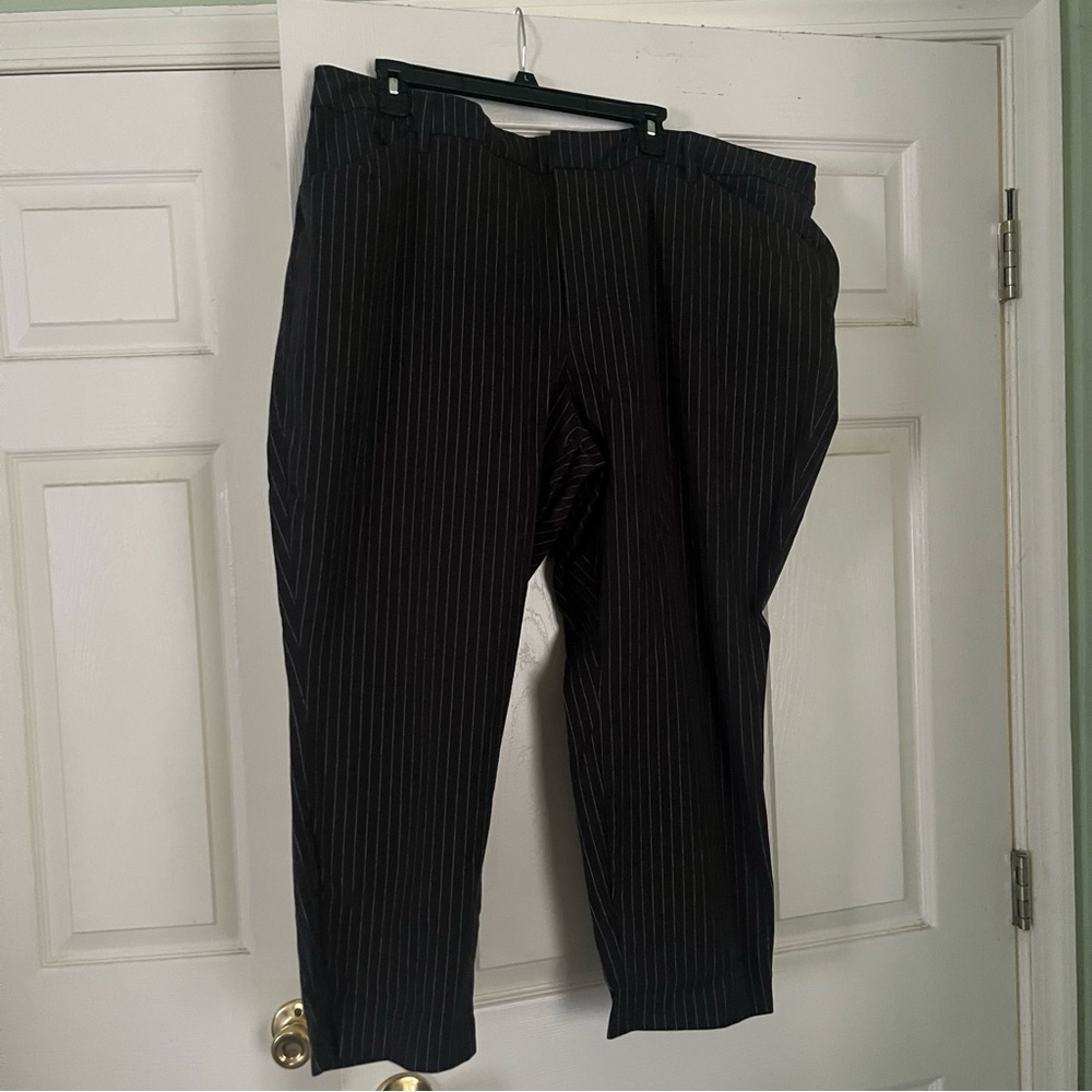 Women’s Old Navy Grey Striped High Rise Pixie Pants Size 24